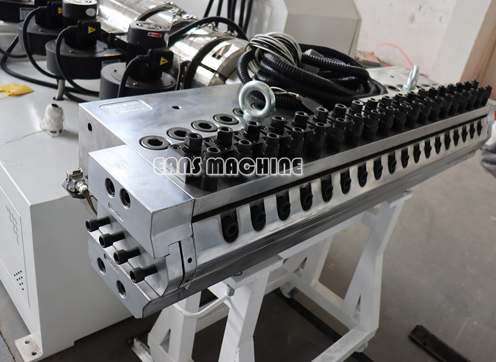 PVC marble wall panel machine Machine à panneaux muraux en marbre PVC