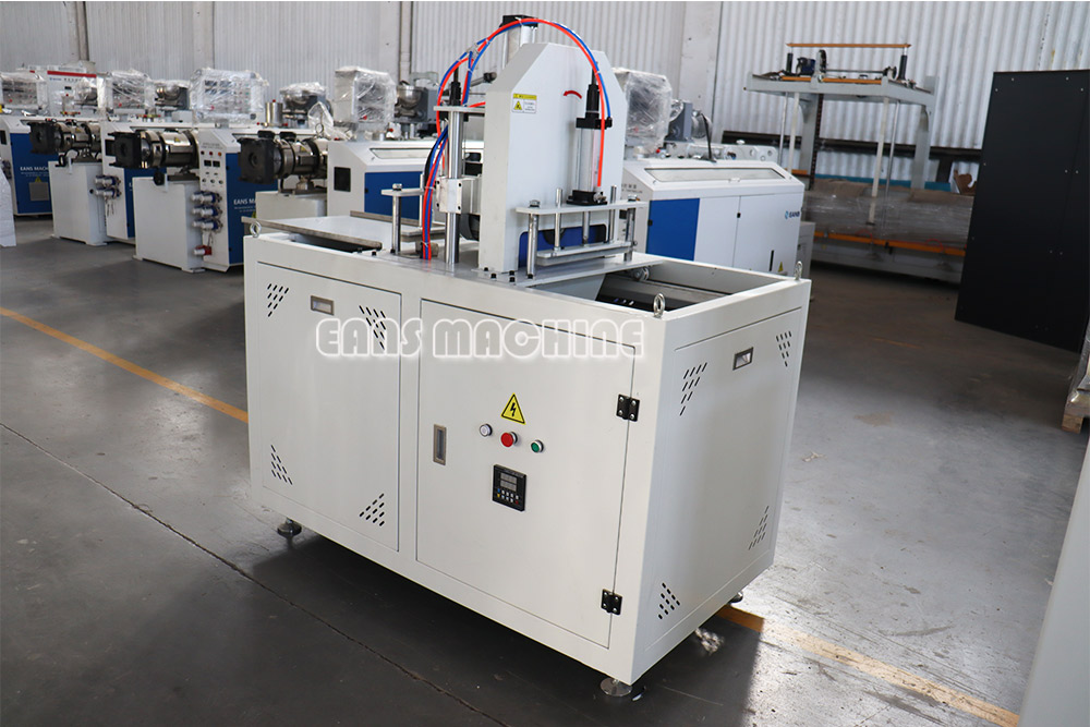 Machine &agrave; panneaux muraux en PVC