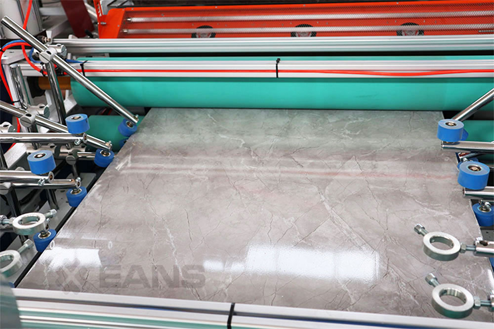 machine de stratification de porte de WPC