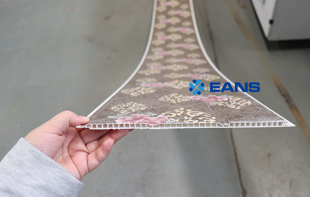 ligne de production de panneaux en PVC