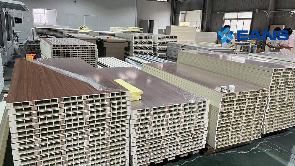 fabricant de machines de porte wpc