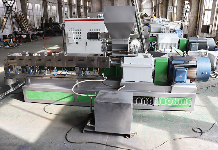 machine de composition WPC