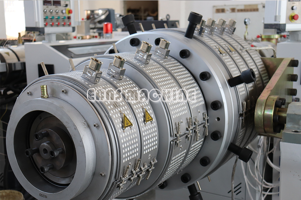 Matrice d'extrusion pour tuyaux