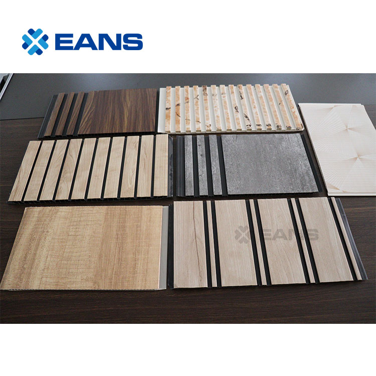 Machine de fabrication de panneaux muraux en PVC